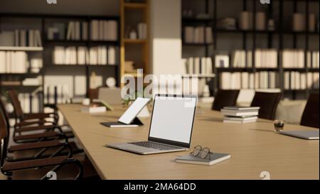 Nahaufnahme, Laptop-Modell auf weißem Bildschirm auf einem modernen Holztisch im modernen Büro- oder Bibliotheksraum. 3D Render, 3D il Stockfoto