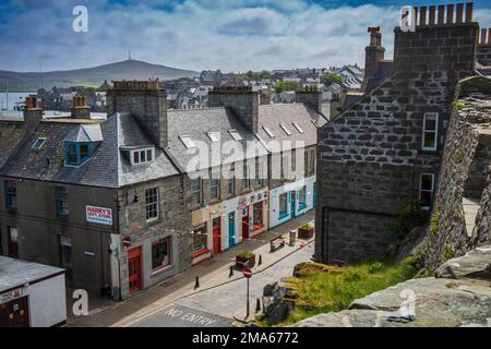 Blick von Fort Charlotte auf die Commercial Street in der Altstadt von Lerwick, Shetland Islands, Schottland, Großbritannien