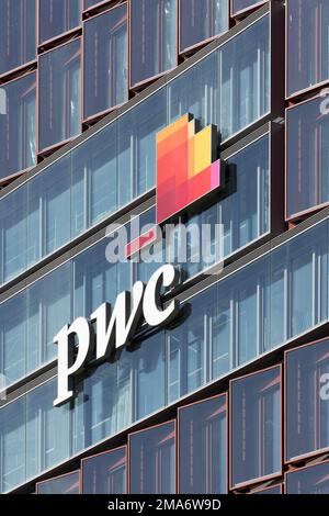 PricewaterhouseCoopers AG, PWC, Logo auf dem Gebäude, Zweigstelle Düsseldorf, Nordrhein-Westfalen, Deutschland Stockfoto