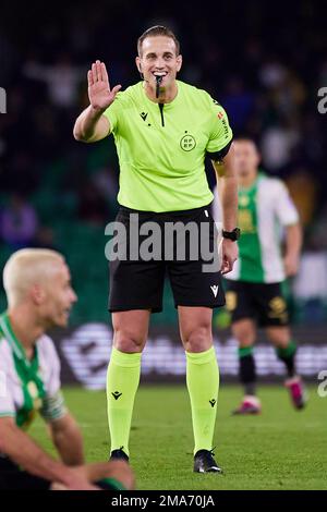 Sevilla, Spanien. 18. Januar 2023. Schiedsrichter Alberola Rojas beim Copa del Rey Match zwischen Real Betis und Osasuna im Estadio Benito Villamarin in Sevilla. (Foto: Gonzales Photo/Alamy Live News Stockfoto