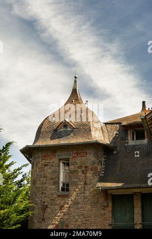 Er Constance. Verlassenes Haus von Anfang 20. Cent. Saint-Jouan-des-Guérets. Kommune im Departement Ille-et-Vilaine. Brittany. Frankreich Stockfoto