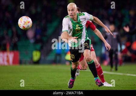 Sevilla, Spanien. 18., Januar 2023. Sergio Canales (10) von Real Betis während des Spiels Copa del Rey zwischen Real Betis und Osasuna im Estadio Benito Villamarin in Sevilla. (Foto: Gonzales Photo - Jesus Ruiz Medina). Stockfoto