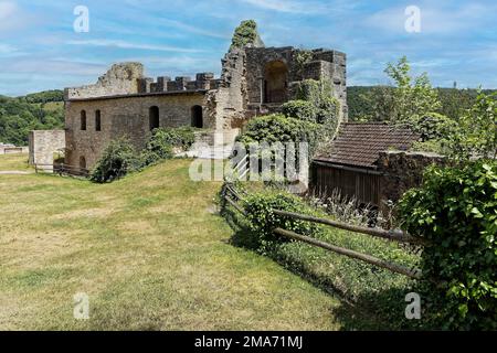 Schloss Pappenheim, um 1140 erbaut, Spornburg, Haus mit Kapelle und