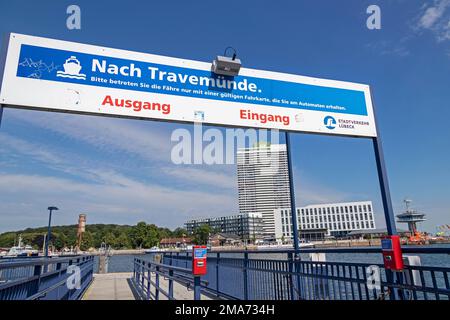 Passagierfähre Pier, Priwall, Alter Leuchtturm, Hotel Maritim, Travemünde, Lübeck, Schleswig-Holstein, Deutschland Stockfoto