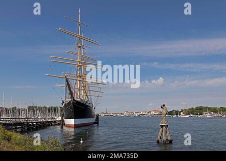 Museum Segelschiff Passat, Fiete Statue, Priwall, Travemünde, Lübeck, Schleswig-Holstein, Deutschland Stockfoto