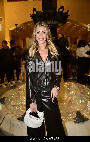 Annika Gassner bei der Anja Gockel Fashion Show "even senses" auf der Berliner Fashion Week Herbst/Winter 2023 im Hotel Adlon Kempinski. Berlin, 18,01. Stockfoto
