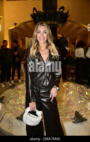Annika Gassner bei der Anja Gockel Fashion Show "even senses" auf der Berliner Fashion Week Herbst/Winter 2023 im Hotel Adlon Kempinski. Berlin, 18,01. Stockfoto