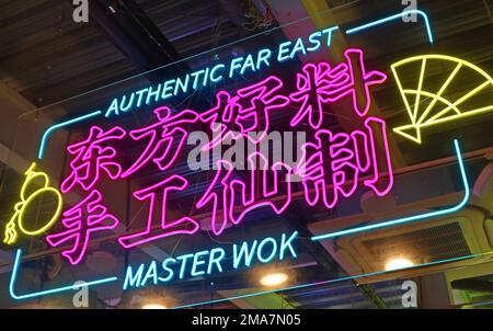 Food Market Neon, 85-97 Renshaw Street, Liverpool, Merseyside, England, UK, L1 2SP - Speisesaal mit asiatischem Thema Stockfoto