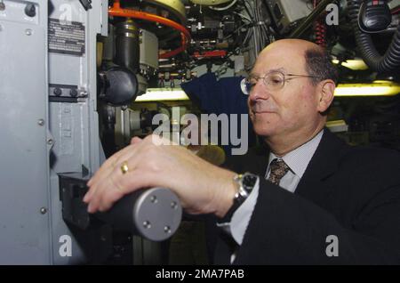 060119-N-2568S-064. Basis: USS Hartford (SSN 768) Land: Vereinigte Staaten von Amerika (USA) Stockfoto