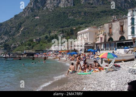 Urlaub am Strand Italien - Amalfiküste im Dorf Nerano Stockfoto