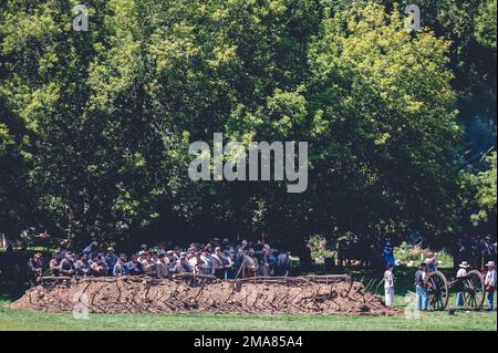 Die konföderierten Soldaten beim Bürgerkriegssammeln in Jackson, Michigan Stockfoto