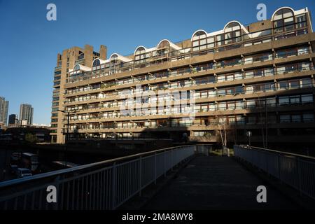 Das Barbican Estate, ein Beispiel brutalistischer Architektur im Zentrum Londons Stockfoto