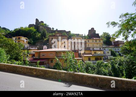 Altstadt von Nicastro mit Schloss in Lamezia Terme, Kalabrien, Italien Stockfoto