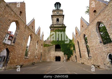 Ruinen der Aegidienkirche-Kirche, die während des Bombenanschlags auf den Zweiten Weltkrieg in Hannover zerstört wurde Stockfoto