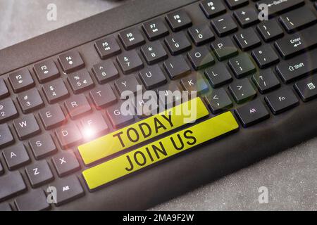 Inspiration zeigt Zeichen Begleiten Sie uns. Internet-Konzept Anmeldung in der Community Team oder Blog Melden Sie sich bei Social Media an Stockfoto