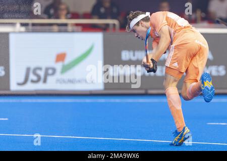 Bhubaneswar, Indien. 19. Januar 2023. Derck de Vilder (NED) trifft während des Spiels Niederlande gegen Chile bei der Hockey-Weltmeisterschaft in Indien. Kredit: ANP/Alamy Live News Stockfoto
