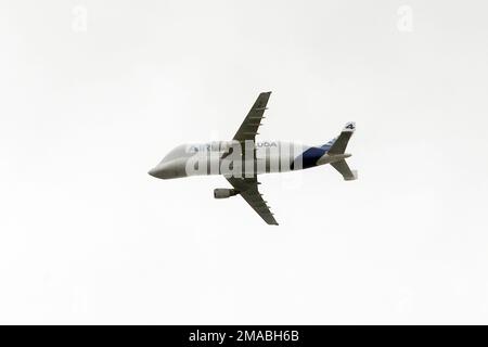 01.07.2022, Deutschland, Hansestadt Hamburg, Hamburg - Transportflugzeug Airbus A300B4-608ST Beluga. 00S220701D484CAROEX.JPG [MODELLVERSION: NEIN, MODUS Stockfoto