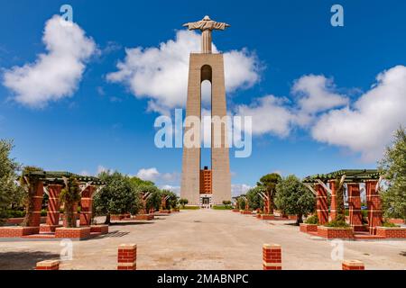 Die monumentale Statue von Christus Cristo Rei im Praceta do Cristo Rei in Almada, Lissabon, Portugal Stockfoto