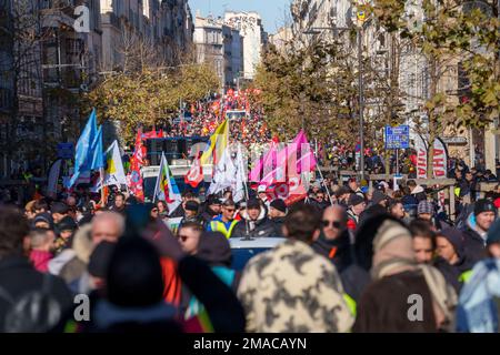 Gredab / Le Pictorium - Demonstration gegen die Rentenreform - 19/1/2023 - Frankreich / Bouches-du-Rhone / Marseille - Demonstration gegen die Rentenreform in Marseille, die von allen Gewerkschaften gefordert wurde. Stockfoto