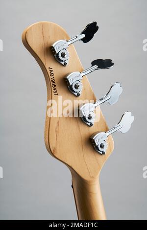 Mayones Jabba 422 Bassgitarre Stockfoto