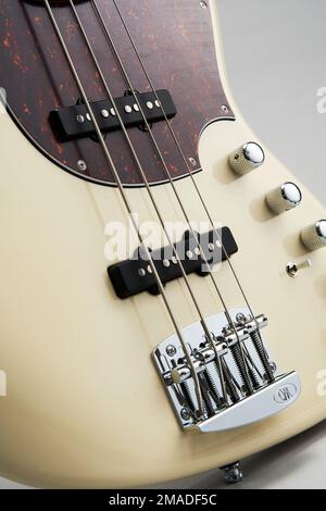 Mayones Jabba 422 Bassgitarre Stockfoto