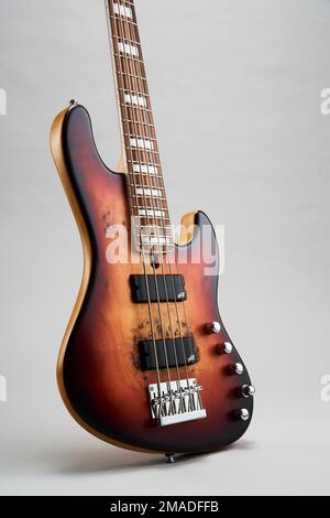 Mayones Jabba Mala 5 Frederico Malaman Bassgitarre Stockfoto