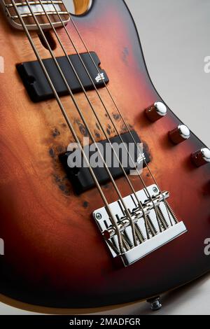 Mayones Jabba Mala 5 Frederico Malaman Bassgitarre Stockfoto