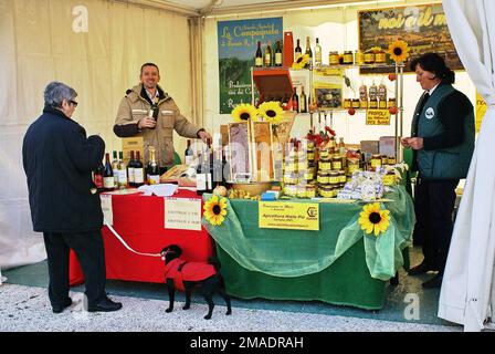 Verkäufer lokaler landwirtschaftlicher Erzeugnisse auf der Ausstellung in Padua, Italien, 15. november 2008 Stockfoto