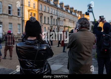 Hinter den Kulissen der Bridgerton-Dreharbeiten in Bath, England Stockfoto