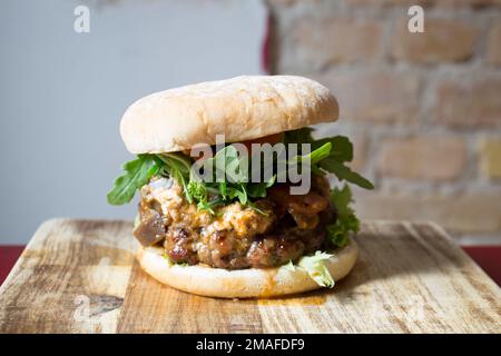 Authentischer, hochwertiger amerikanischer Burger Stockfoto