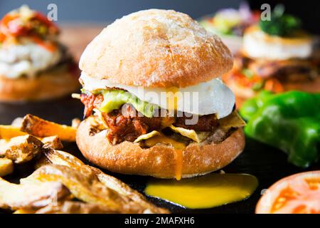 Authentischer, hochwertiger amerikanischer Schweineburger Stockfoto