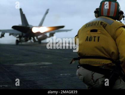 F/A-18 Einführung von Hornet von USS Enterprise (CVN 65) Stockfoto