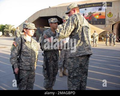 061006-A-5332O-051. Basis: Logistisches Lagergebiet Anaconda Staat: Bagdad Land: Irak (IRQ) Stockfoto