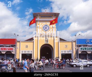 Markt, Eingang, Bình Tây Markt, Cholon Bezirk 6, Ho-Chi-Minh-Stadt (Saigon), sozialistische Republik von Vietnam Stockfoto