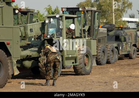 070211-A-1526R-016. Basis: Puerto Quetzal Country: Guatemala (GTM) Szene Major Command gezeigt: NORDOSTEN Stockfoto
