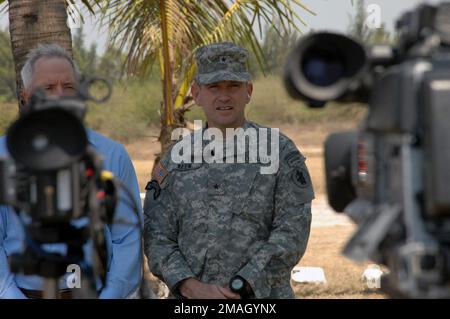 070212-A-1526R-054. Basis: Puerto Quetzal Country: Guatemala (GTM) Szene Major Command gezeigt: NORDOSTEN Stockfoto