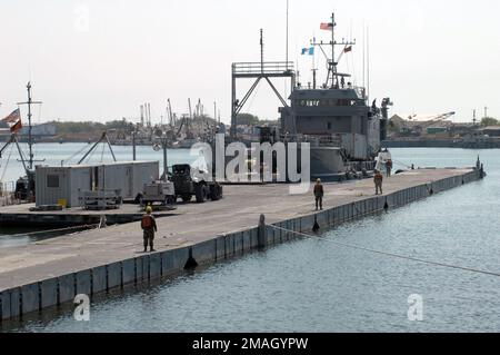 070212-A-1526R-043. Basis: Puerto Quetzal Country: Guatemala (GTM) Szene Major Command gezeigt: NORDOSTEN Stockfoto