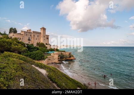 Blick auf Tamarit Castle, Tarragona, Katalonien, Spanien Stockfoto