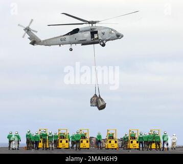 070809-N-4166B-157. Basis: USS Abraham Lincoln (CVN72) Land: Pazifik (POC) Stockfoto