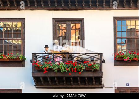 Teneriffa, Spanien 28. dezember 2018: Interessant dekorierter Balkon des Restaurants Santa Cruz de Teneriffa. Kanarische Inseln, Spanien Stockfoto