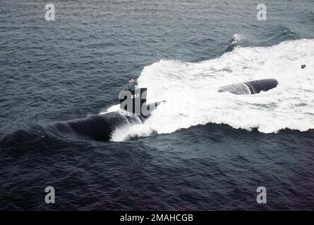 Ein Hafenblick auf das derzeit laufende nuklearbetriebene Angriffs-U-Boot USS CINCINNATI (SSN-693). Basis: USS Cincinnati Land: Atlantik (AOC) Stockfoto