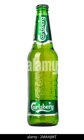 CHISINAU, MOLDAWIEN - 18. Dezember 2015: Weltweit vertriebenes helles Lagerbier der Carlsberg Group, einem dänischen Brauereiunternehmen, das 1847 mit gegründet wurde Stockfoto