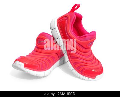 Pomos, Zypern - 04. September 2017: Nike Schuh. Produktaufnahme des Nike Laufschuhs. Isoliert auf weißem Hintergrund, mit Beschneidungspfad Stockfoto