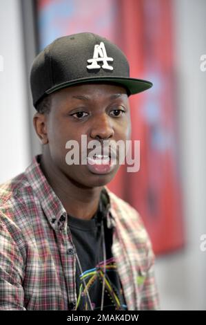 Dateifoto vom 14. Juni 04/16 von Jamal Edwards, Gründer von SBTV, Rede auf der Konferenz der European Alliance of News Agencies (EANA), Grange Tower Hotel, London. Sänger Ed Sheeran sprach über die Trauer, seinen Freund zu verlieren, in einem Song, der über die verstorbene Unternehmerplattform SBTV veröffentlicht wurde. Er wurde im Stamford Bridge Stadion gedreht, dem Heimstadion des Chelsea FC, von dem Edwards ein lebenslanger Fan war. Ausgabedatum: Donnerstag, 19. Januar 2023. Stockfoto