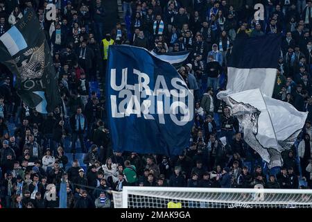 Rom, Italien. 19. Januar 2023. Unterstützer der SS Lazio während des italienischen Pokalspiels zwischen Latium und Bologna am 19. Januar 2023 im Stadio Olimpico, Rom, Italien. Kredit: Giuseppe Maffia/Alamy Live News Stockfoto