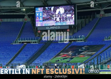 Rom, Italien. 19. Januar 2023. Foto zum Gedenken an Sinisa Mihajlovic am Stand während des italienischen Pokalspiels zwischen Lazio und Bologna im Stadio Olimpico, Rom, Italien am 19. Januar 2023. Kredit: Giuseppe Maffia/Alamy Live News Stockfoto