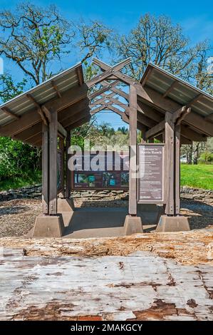 Überdachte Hinweisschilder am Dorris Ranch Park in der Nähe von Springfield, Oregon. Stockfoto