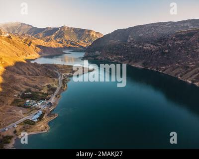 Irganayskoe Reservoir, Dorf Shamilkal. Attraktionen von Dagestan. Stockfoto