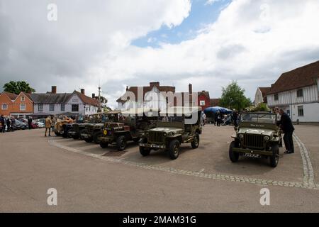 Mitarbeiter der Royal Air Force Mildenhall nahmen am 29. Mai 2022 an einer Gedenkzeremonie in Lavenham, England, Teil. Dieses Ereignis sollte gefallenen Militärmitgliedern gedenken, die im Zweiten Weltkrieg der Bombengruppe von 486. und 487. angehörten Stockfoto