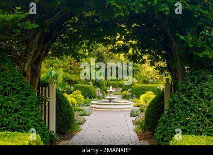 Formeller Garten im Wegerzen Gardens Metropark, Dayton, Ohio, USA. Stockfoto